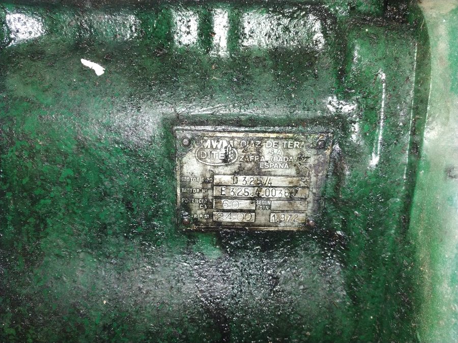 Engine manufacturer plate showing MWM Diaz de Terán, Zafra, España, year 1972